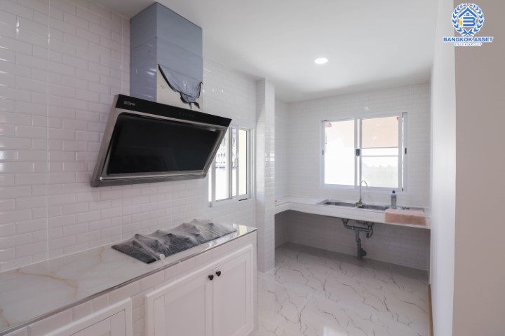 *****บ้านเดี่ยวมือสอง เมืองนนทบุรี ม.มณียา รัตนาธิเบศร์-ท่าอิฐ เนื้อที่กว้างขวางกว่า 81.30 ตร.ว. ฟังก์ชัน 4 ห้องนอน 2 ห้องน้ำ ที่จอดรถ 2 คัน รีโนเวทใหม่ พร้อมเข้าอยู่ พื้นที่ใช้สอยกว้างขวาง ตอบโจทย์ทุกการอยู่อาศัย บนทำเลแห่งการเดินทาง ใกล้รถไฟฟ้าสายสีม่วง "บางรักน้อยท่าอิฐ" และจุดขึ้นทางด่วน "งามวงศ์วาน" จองเลย!